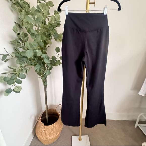 Halara. Flare leg pants. NWOT. Size small. - Picture 4 of 15